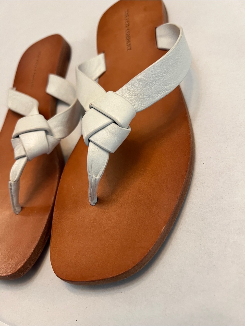 FRYE PERRY KNOT THONG WHITE LEATHER SANDALS SIZE 7 - Picture 9 of 9